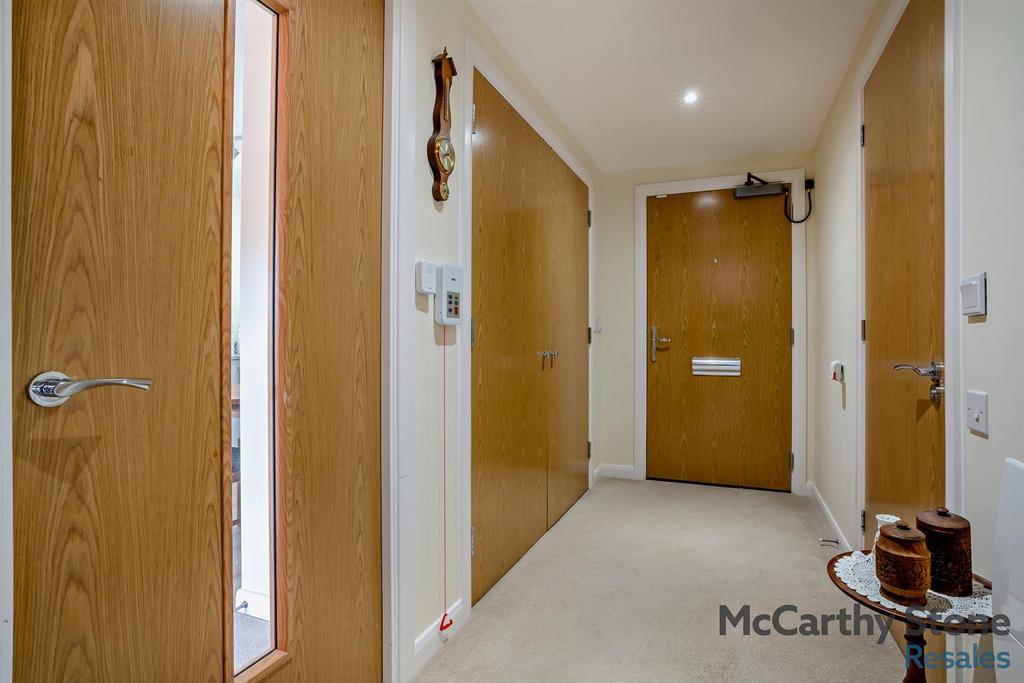 8669131-interior02-800.jpg