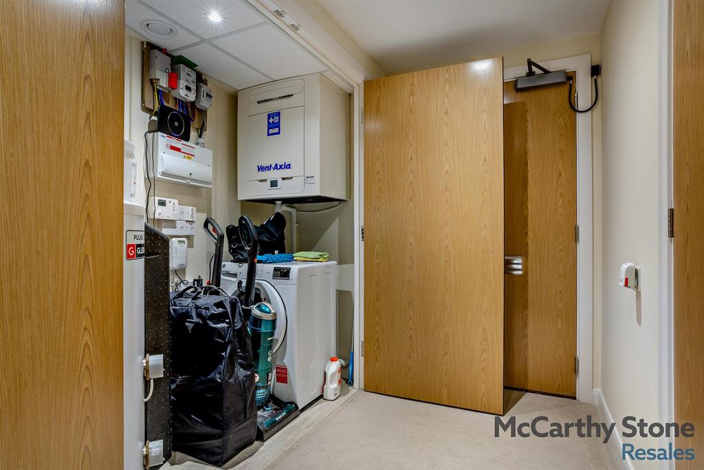 8669131-interior03-800.jpg