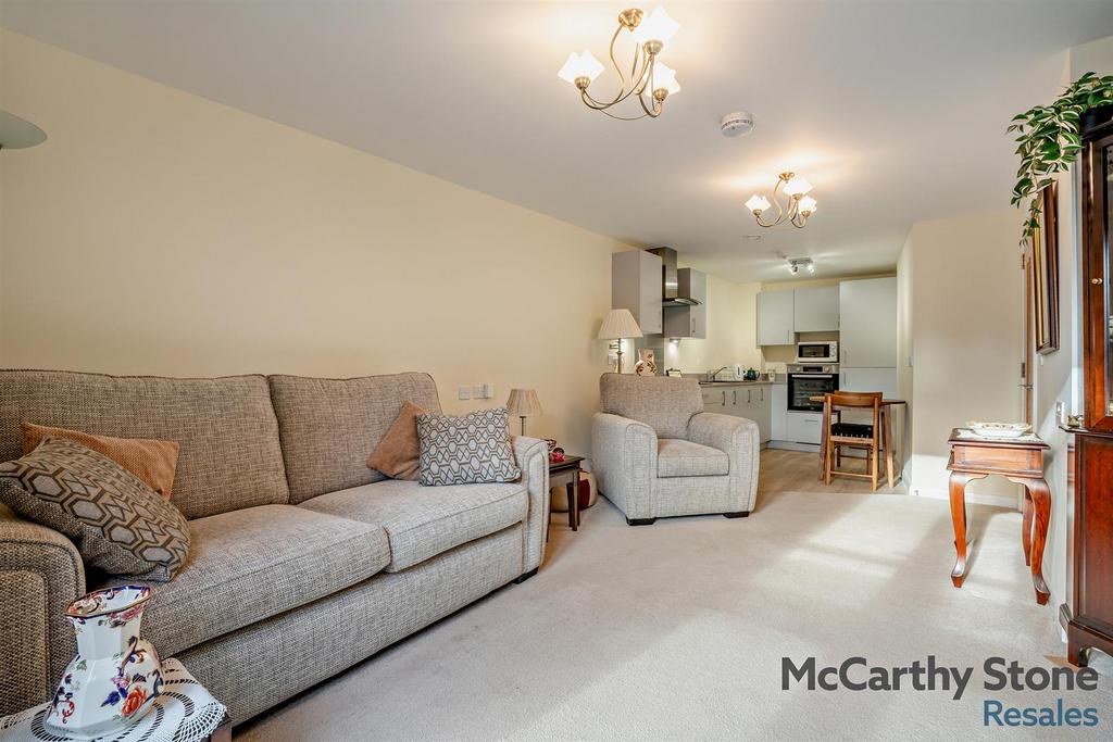 8669131-interior16-800.jpg