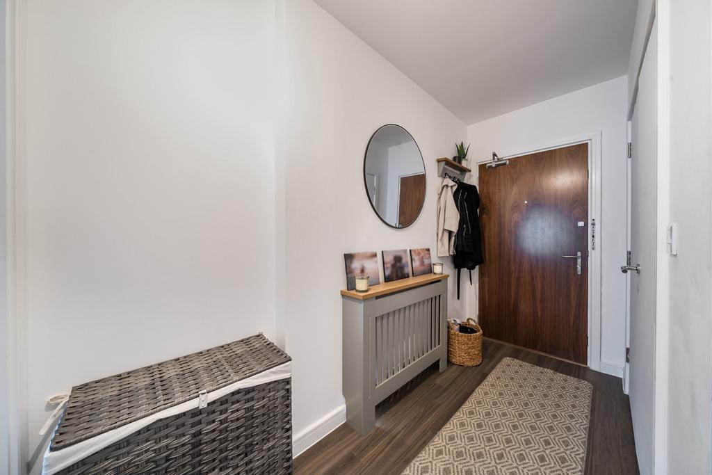 1374342-9-690892a...