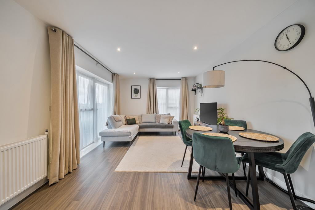 1374342 16 690894...