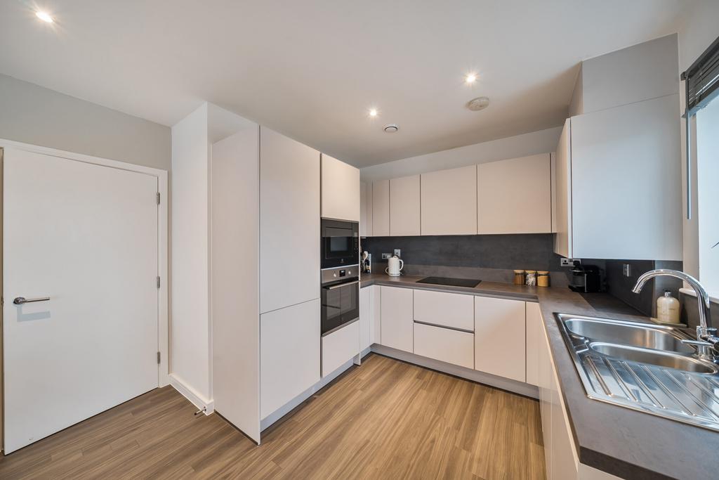 1374342 23 690894...