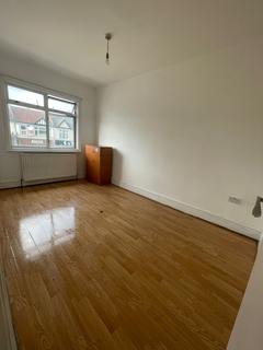 5 bedroom flat to rent, Ealing Road, Wembley HA0