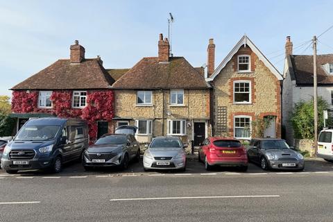 3 bedroom terraced house to rent, High Street, Sherington