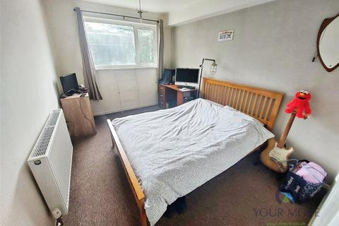 undefined, Raby Close, Oldbury B69