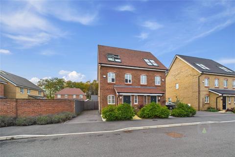 26 Farmyard Close, Northampton, NN3 8BU