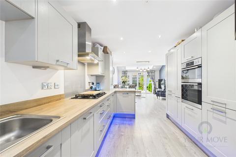 26 Farmyard Close, Northampton, NN3 8BU