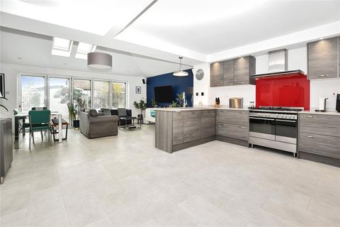 undefined, Hythe Avenue, Bexleyheath, DA7