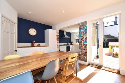 18 Crebor Street, East Dulwich, London, SE22 0HF