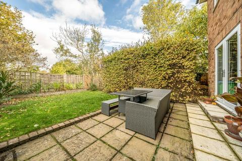 undefined, Cranmer Court, Hampton TW12