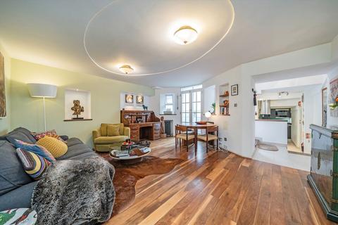 2 bedroom flat to rent, Brunswick Gardens, London W8