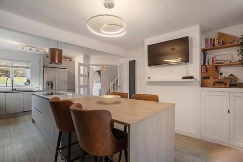 5 bedroom detached house to rent, Willow Lane, Hartwell