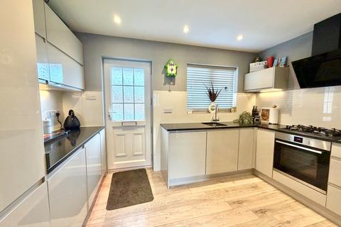 12 St John's Close, Daventry, NN11 4SH