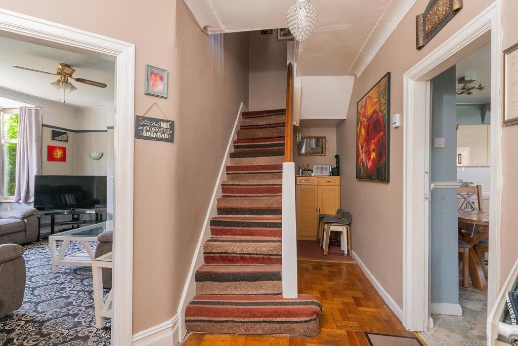 7 S1 R6 EE - Hallway A.jpg