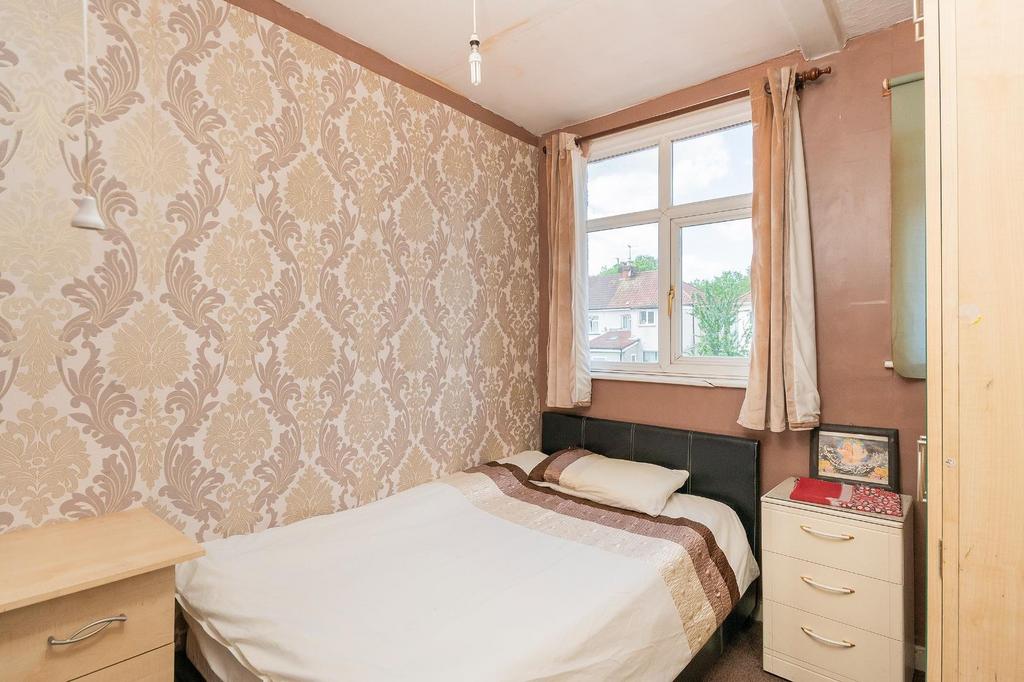7 S1 R6 EE - Bedroom G.jpg