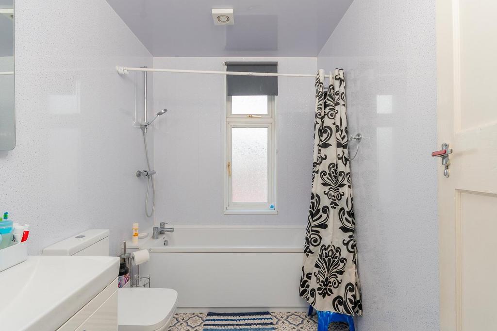 7 S1 R6 EE - Bathroom C.jpg