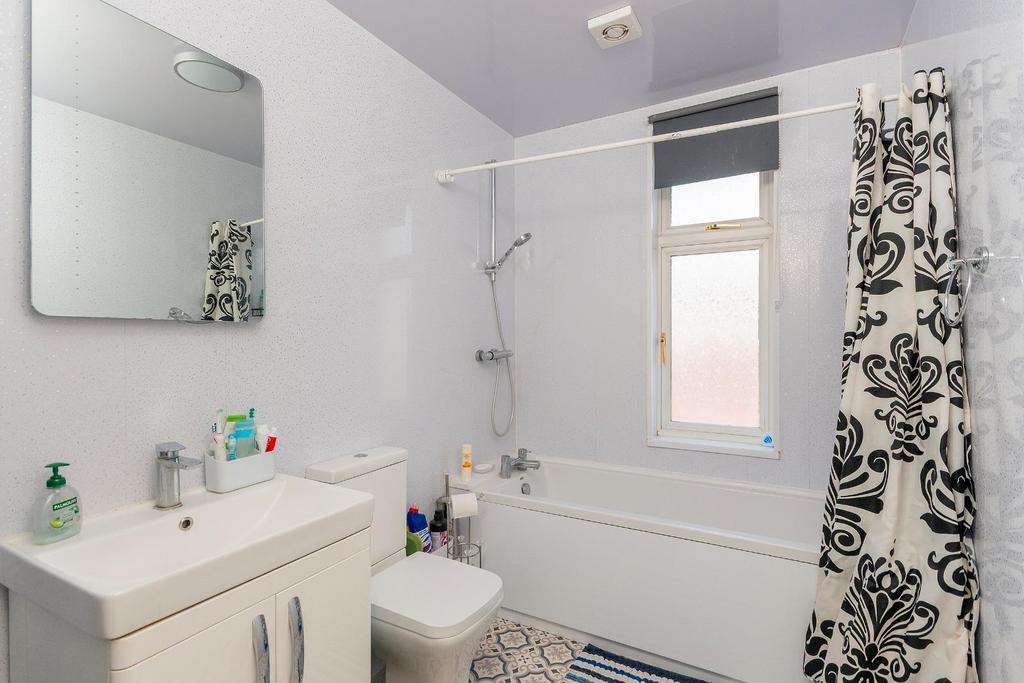7 S1 R6 EE - Bathroom B.jpg