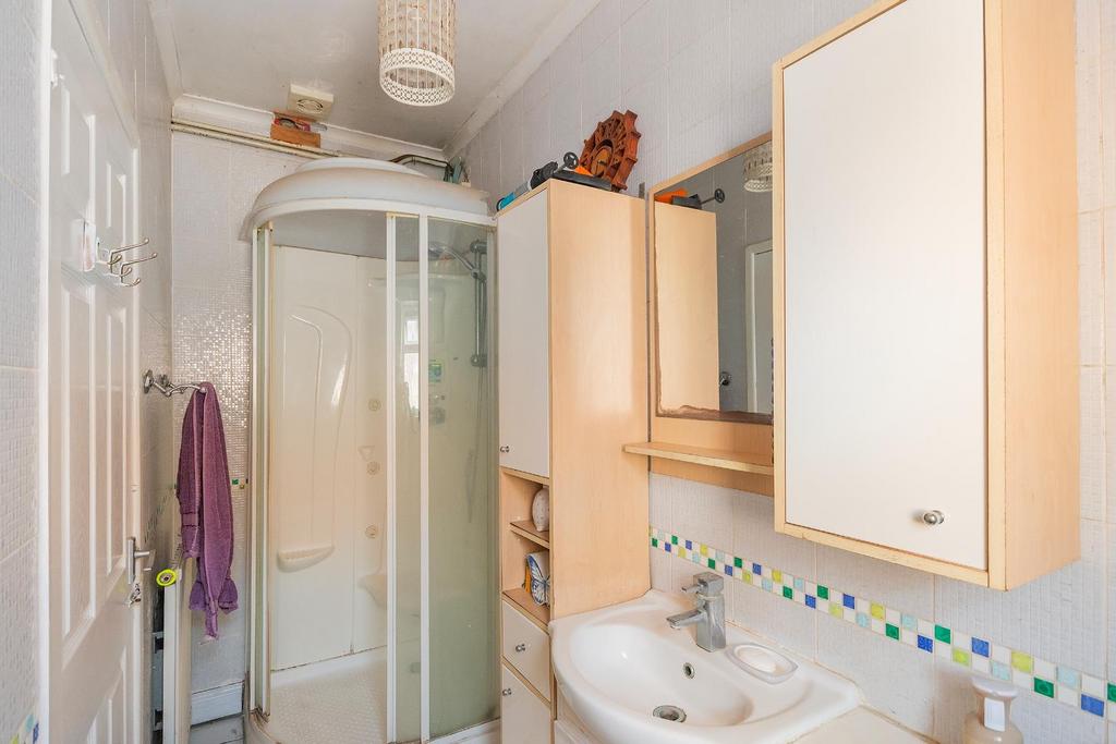7 S1 R6 EE - Shower Room A.jpg