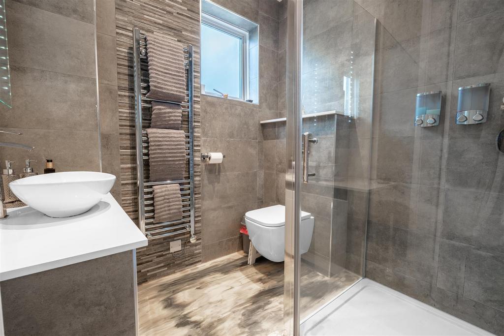 Ensuite.jpg