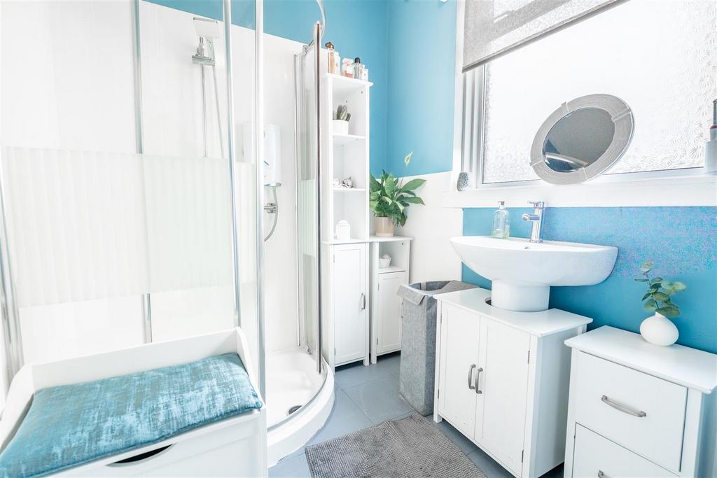 Bathroom.3jpg