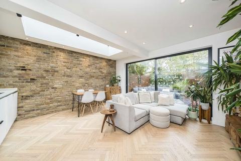 undefined, Merton Road, London SW18