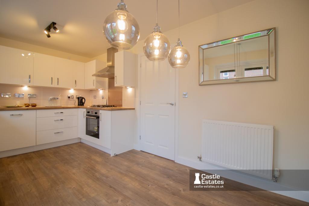Kitchen &amp; Dining