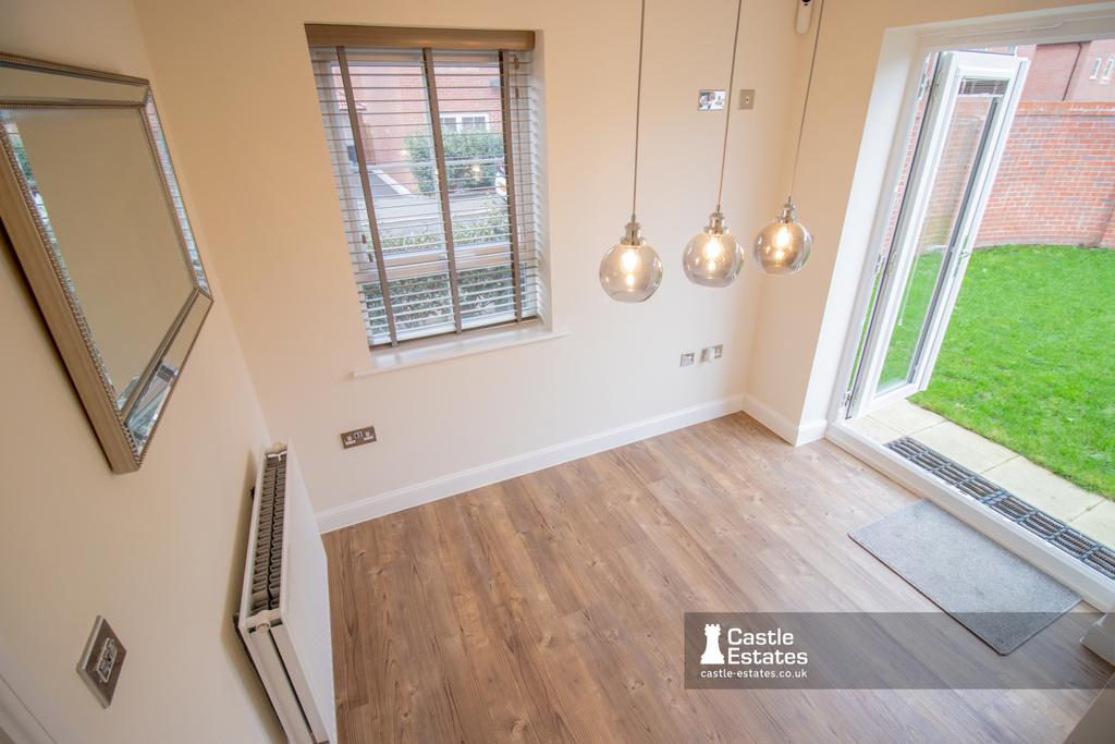 Kitchen &amp; Dining