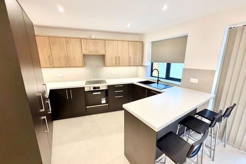 4 bedroom semi-detached house for sale, Cool Oak Lane, London NW9