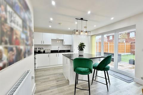 4 bedroom detached house for sale, Heather Gardens, Verwood, Dorset, BH31