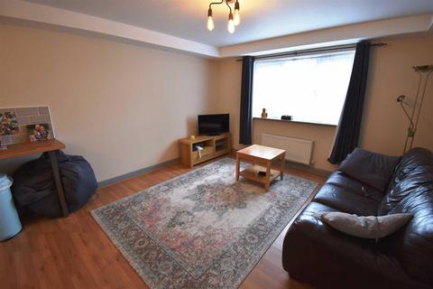 2 bedroom flat to rent, Bakewell Court, Buxton