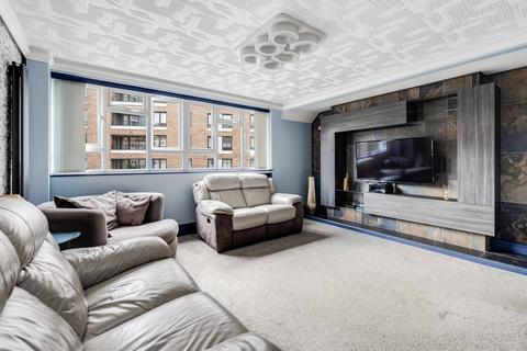 3 bedroom flat for sale, Fellows Court, Weymouth Terrace, London, E2
