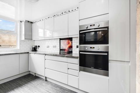 3 bedroom flat for sale, Fellows Court, Weymouth Terrace, London, E2