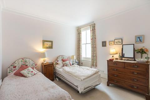 2 bedroom flat for sale, Pitt Street, London, W8