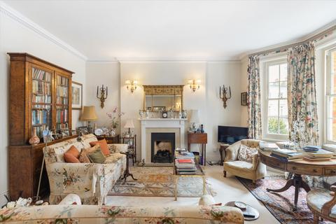 2 bedroom flat for sale, Pitt Street, London, W8