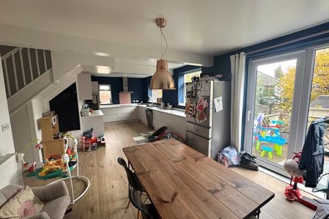 4 bedroom semi-detached house to rent, Robins Lane, Frome BA11