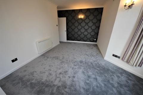 2 bedroom flat to rent, Lansdowne Road, BOURNEMOUTH,