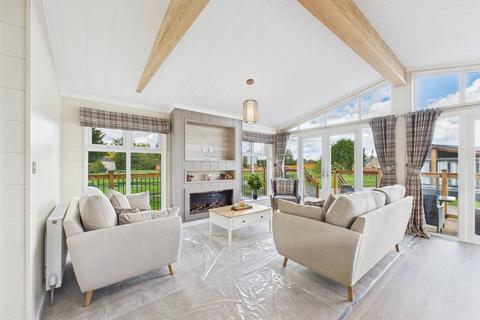 2 bedroom mobile home for sale, Leconfield Road, Cherry Burton, HU17 7LJ