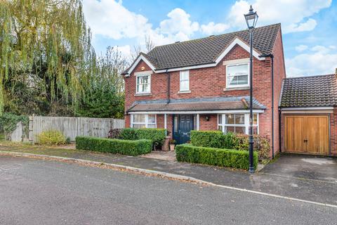 4 bedroom detached house to rent, Uptons Garden, Whitminster, Gloucester, GL2