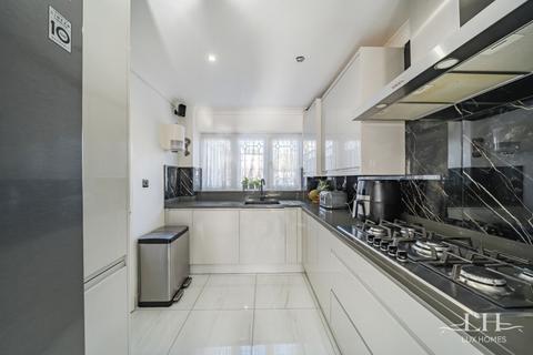 4 bedroom end of terrace house for sale, West Malling Way, Hornchurch