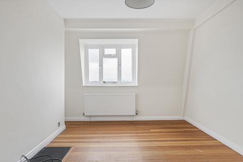 3 bedroom apartment for sale, Streatham High Road, London, SW16