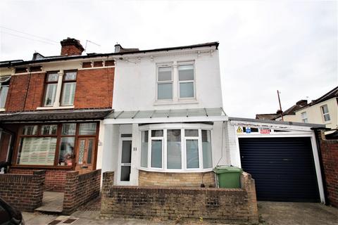 4 bedroom terraced house to rent, Northcote Road, Southsea