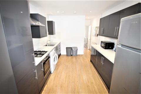 4 bedroom terraced house to rent, Northcote Road, Southsea