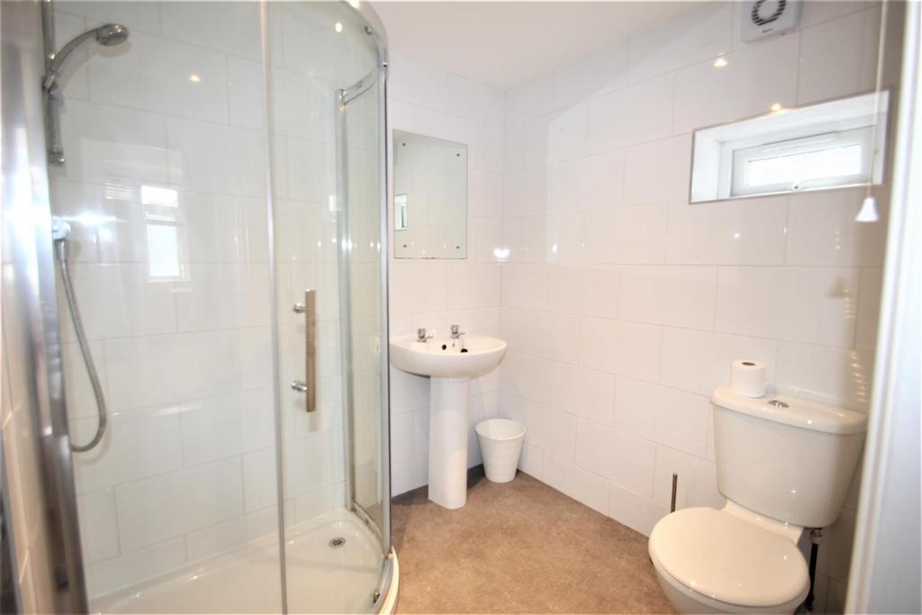 Main Shower Room