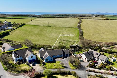 4 bedroom detached bungalow for sale, Courtfield Drive, Simpson Cross, SA62