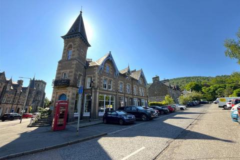 6 bedroom terraced house to rent, Station Road, Birnam