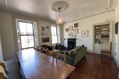 6 bedroom terraced house to rent, Station Road, Birnam