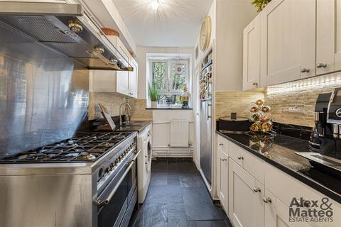 1 bedroom flat for sale, Pynfold Estate, Bermondsey, SE16