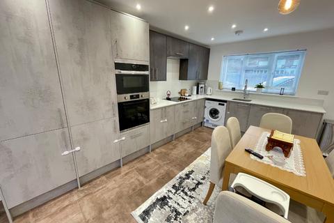 undefined, Sutherland Place, Luton, Bedfordshire, LU1 3SY