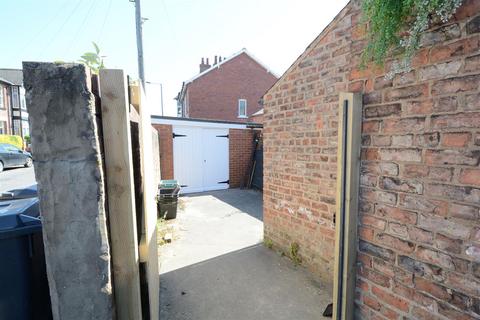 Property to rent, Hawthorn Grove, York