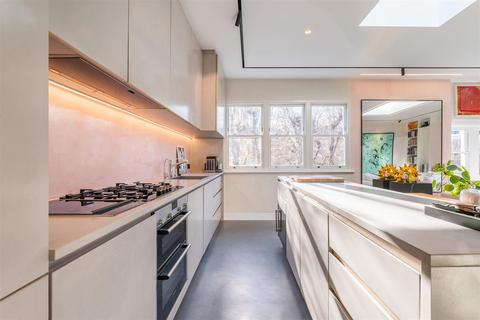 3 bedroom flat for sale, Elsworthy Road, Primrose Hill, NW3